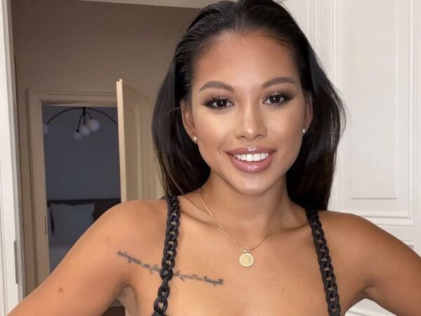 Chris Brown S Baby Mama Ammika Harris Sizzles In Purple Lingerie